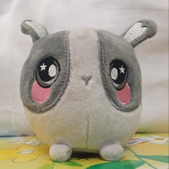 Squeezamals / Squishamals Grey Rabbit/Bunny named Beth. Slow-rise Squishy Plush - Picture 2 of 3